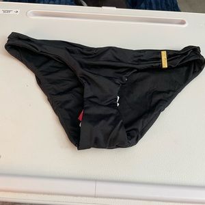 A.Ché bikini bottoms